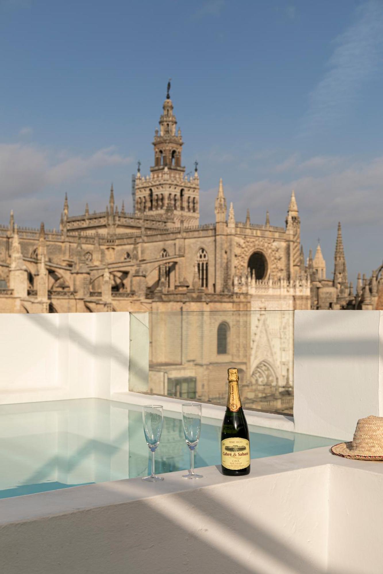 Isg Apartments Modern Atticpool At The Cathedralfree Parking Siviglia Esterno foto
