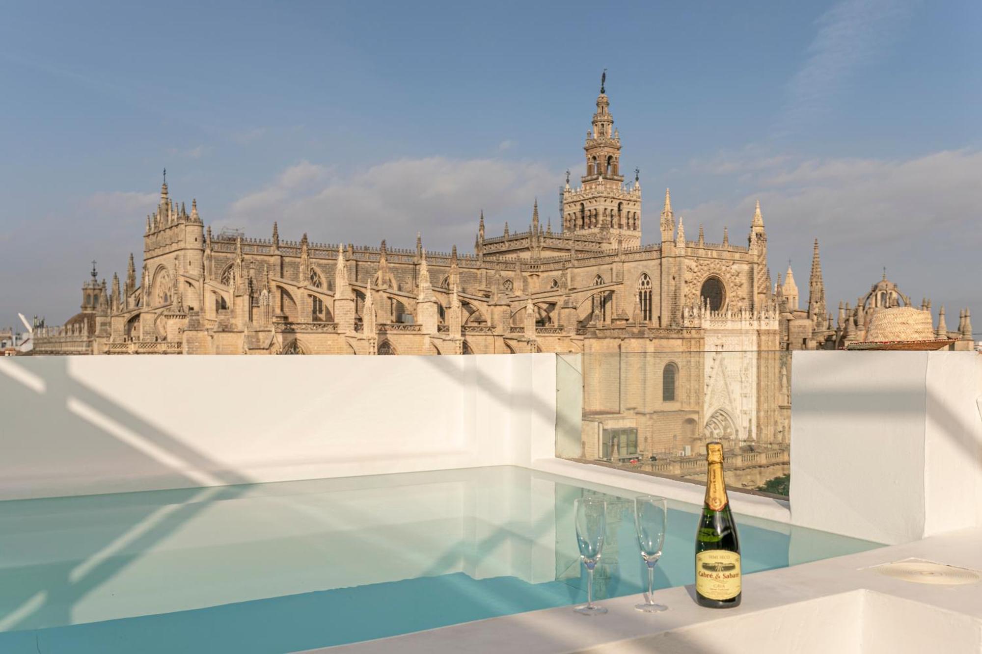 Isg Apartments Modern Atticpool At The Cathedralfree Parking Siviglia Esterno foto