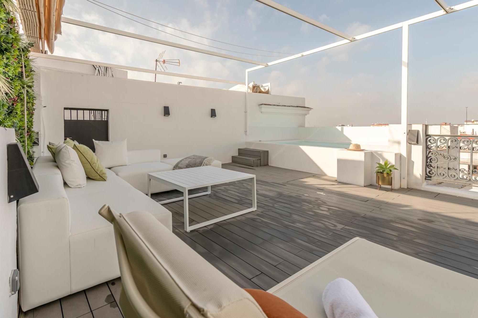 Isg Apartments Modern Atticpool At The Cathedralfree Parking Siviglia Esterno foto