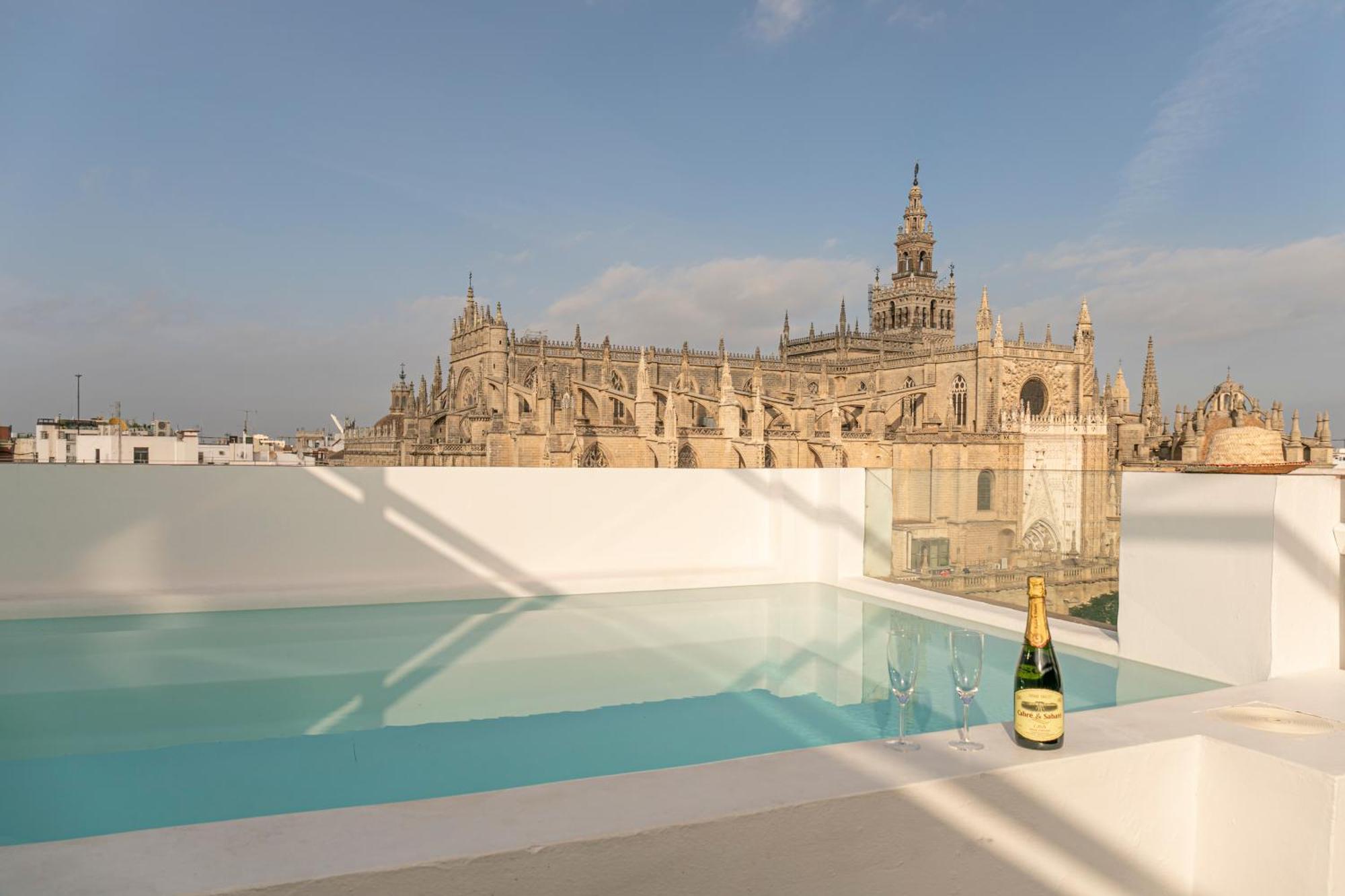 Isg Apartments Modern Atticpool At The Cathedralfree Parking Siviglia Esterno foto