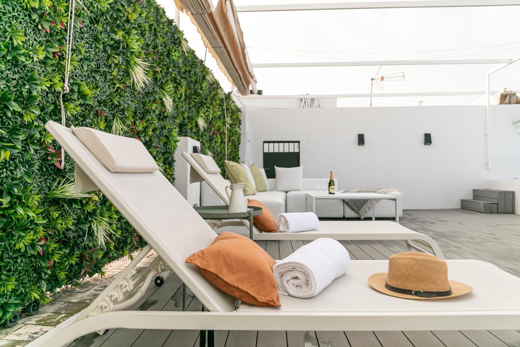 Isg Apartments Modern Atticpool At The Cathedralfree Parking Siviglia Esterno foto