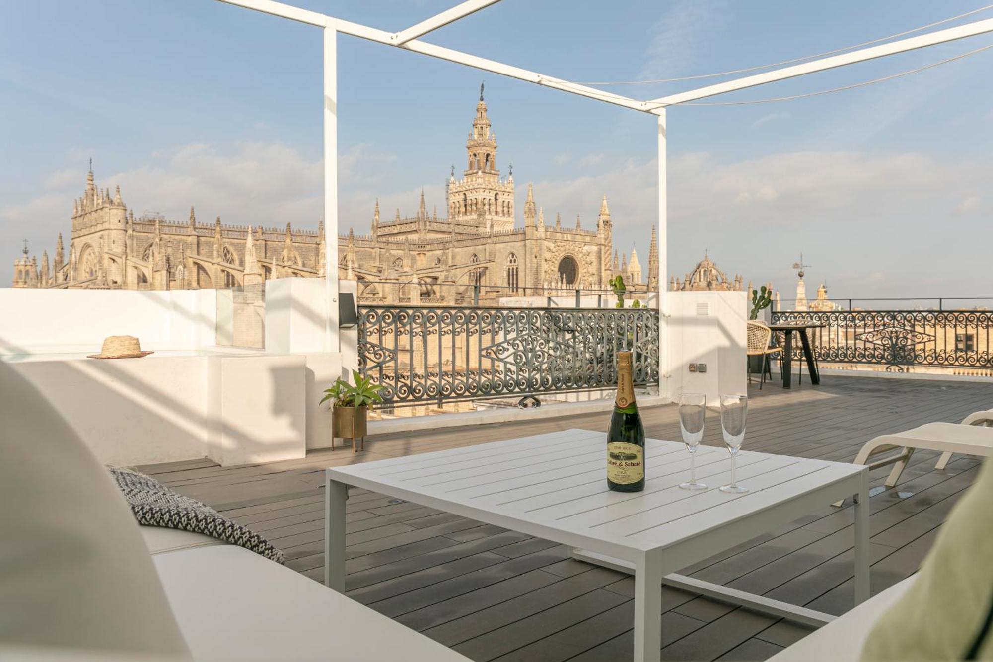 Isg Apartments Modern Atticpool At The Cathedralfree Parking Siviglia Esterno foto