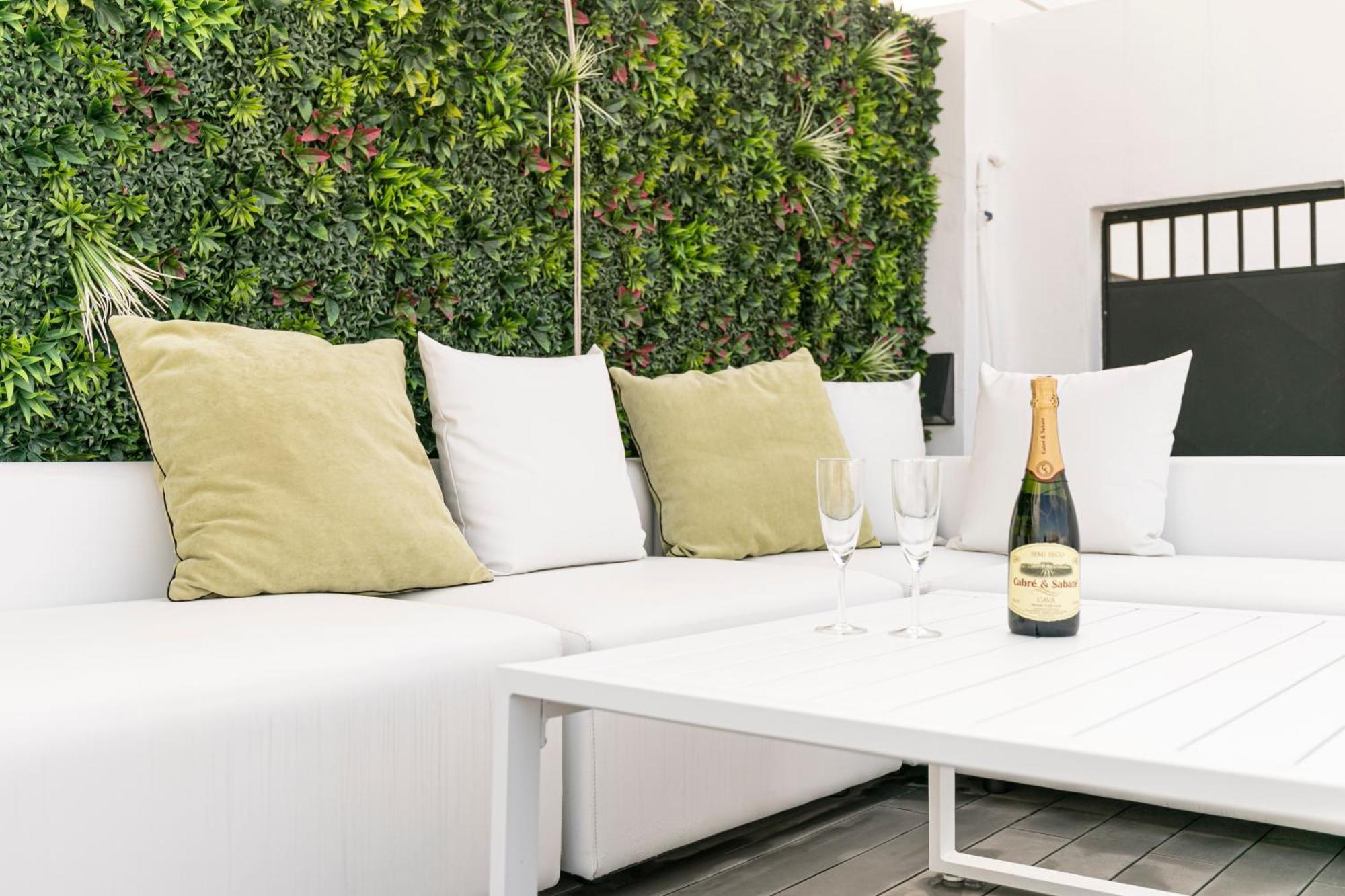 Isg Apartments Modern Atticpool At The Cathedralfree Parking Siviglia Esterno foto