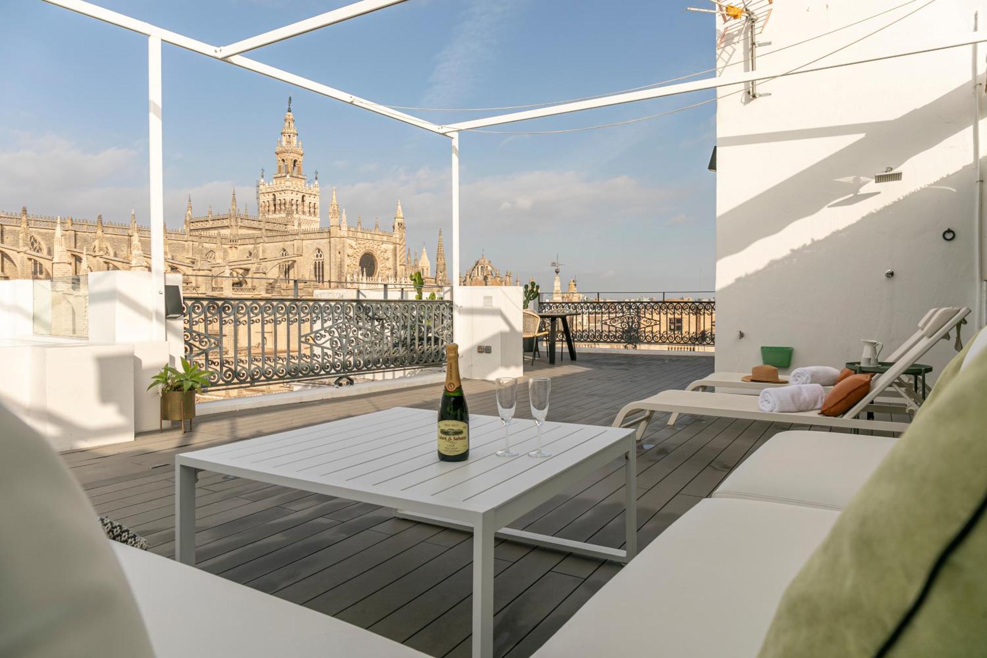 Isg Apartments Modern Atticpool At The Cathedralfree Parking Siviglia Esterno foto