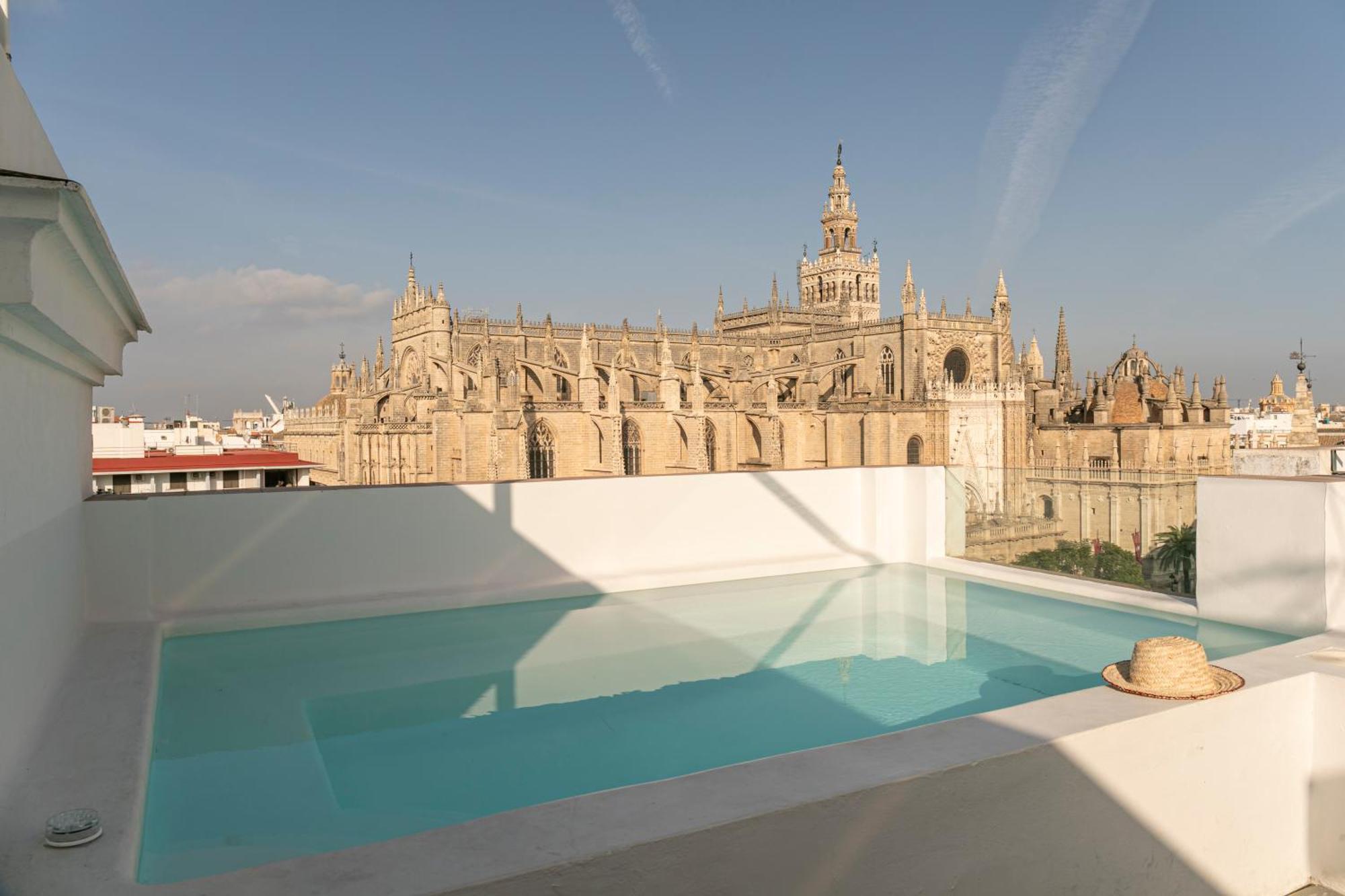 Isg Apartments Modern Atticpool At The Cathedralfree Parking Siviglia Esterno foto