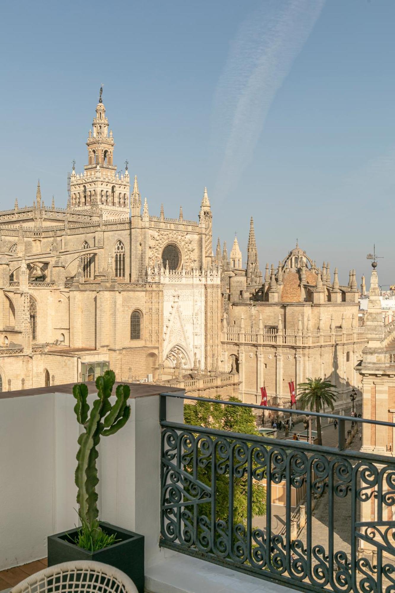Isg Apartments Modern Atticpool At The Cathedralfree Parking Siviglia Esterno foto