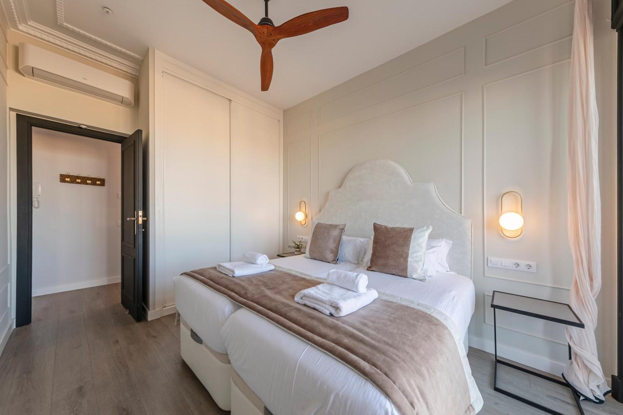Isg Apartments Modern Atticpool At The Cathedralfree Parking Siviglia Esterno foto