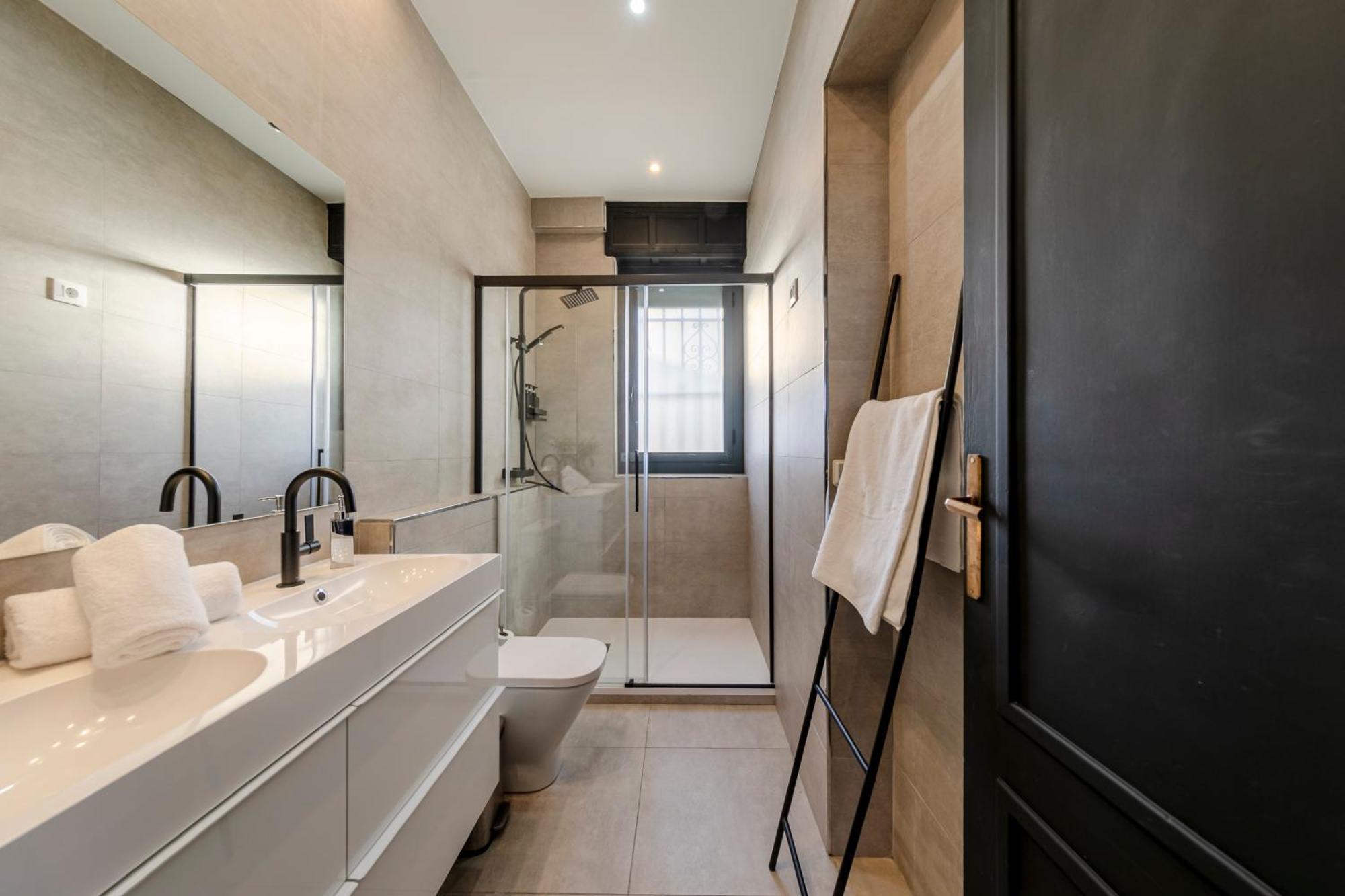 Isg Apartments Modern Atticpool At The Cathedralfree Parking Siviglia Esterno foto