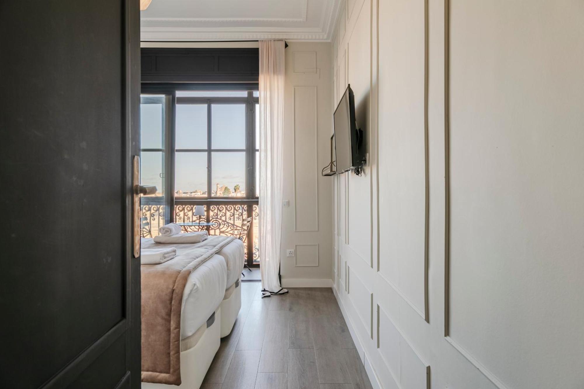 Isg Apartments Modern Atticpool At The Cathedralfree Parking Siviglia Esterno foto